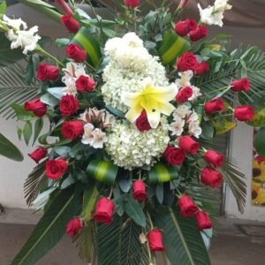 Homenaje Eterno – Trípode Funebre en Honor a la Vida