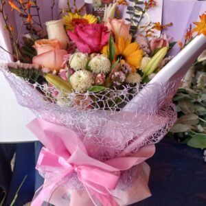 Explosión de Colores – Ramo Vibrante y Dulce